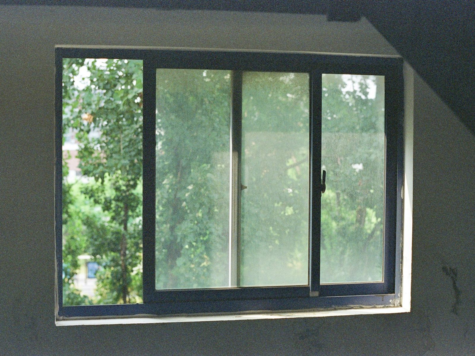 Aluminium sliding window